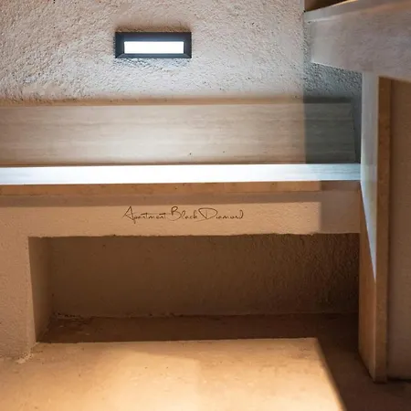 Black Diamond Appartement *